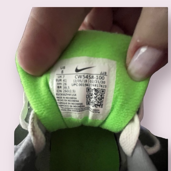 Nike Air Max 90, Women’s 8, CW5458-100 Lime, Like new condition - Picture 4 of 5